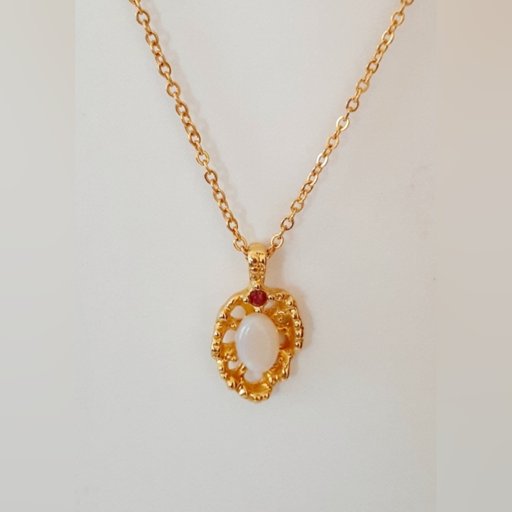 Elegant Goldtone Pendant Necklace With Opal and Garnet 18"